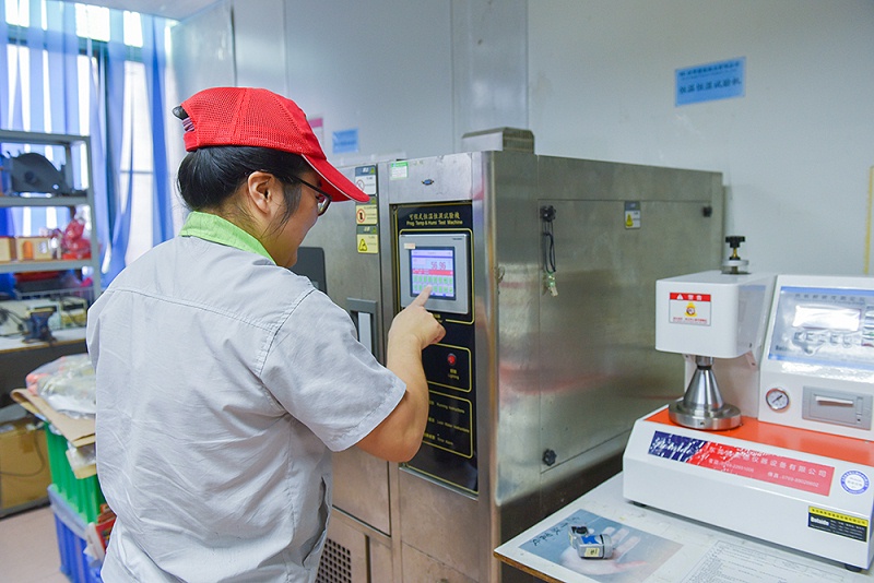 ���������-С